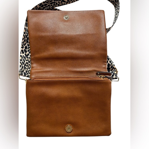 Street Level Brown Faux Leather Crossbody Bag with leopard guitar strap - Picture 4 of 6